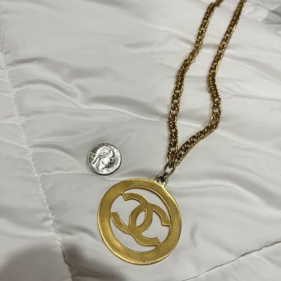 CHANEL LOGO Necklace Gold Plated - Picture 8 of 10